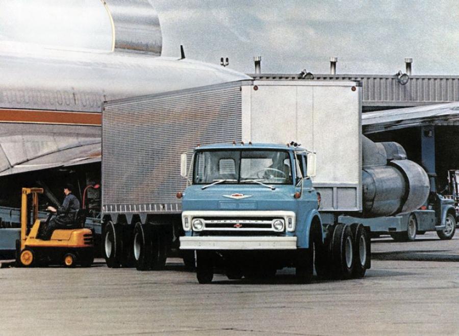  Chevrolet TM80000 Tractor Truck 1966 года  (фото 1 из 1)